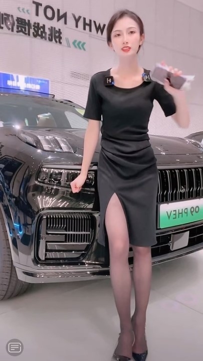 抖音快手正规平台美女主播疑似塞跳蛋卖车 13V 5小时+ 5.5G