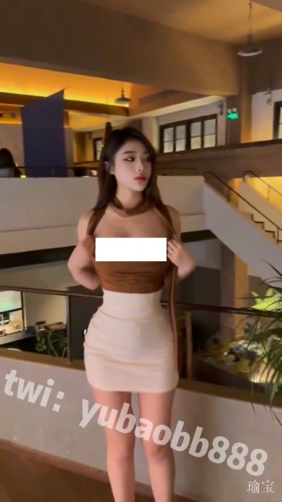 露脸超美颜值女神【瑜宝】9月最新露出挑战 320P 104V 49分钟 2.31G