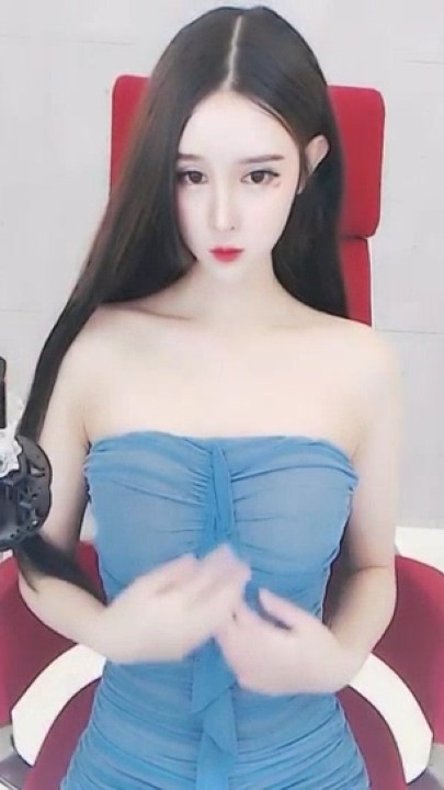 某平台高颜主播【姗姗】6000紫薇 1W定制 流出 74P 18V 42分钟 1.01G