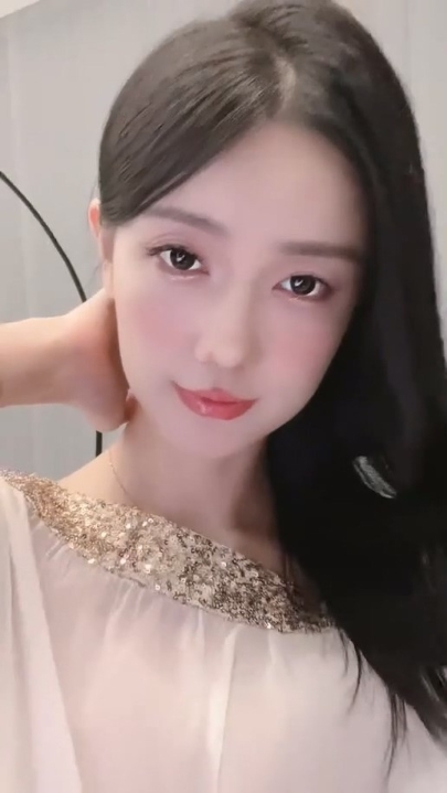 重磅 bigo 女神【宁依纯】5K钻 密码房 跳蛋诱惑  2V 1小时 432MB