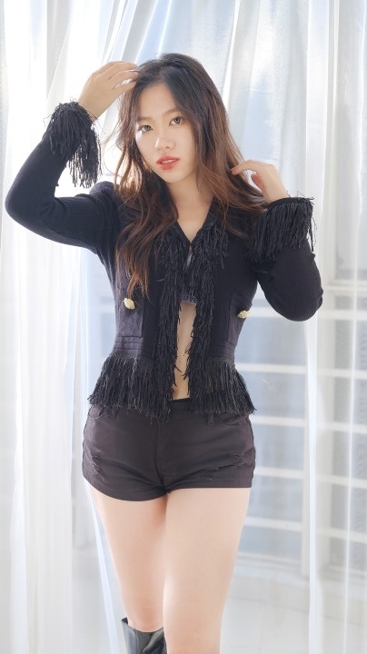 黄X【沐阳】模特身材大尺度 1V 16分钟 1.15G