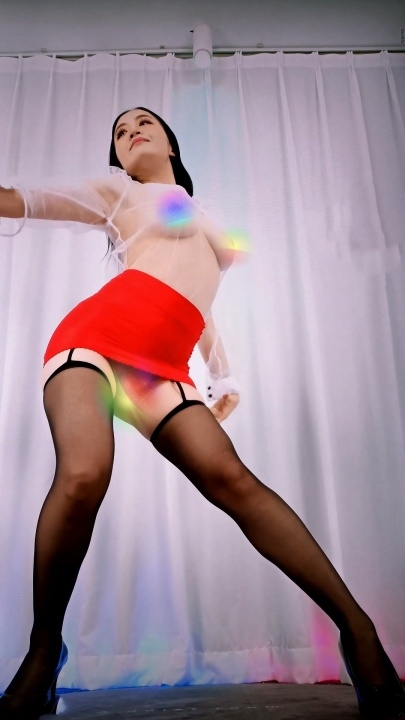 YY舞社白虎嫩模 盈梦 露b露奶骚舞 双视角摇摆合集  14v47分 x041