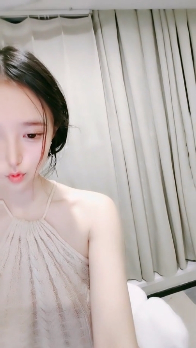 网红女神直播先开场舞再紫薇 1V 1小时12分钟 1.42G