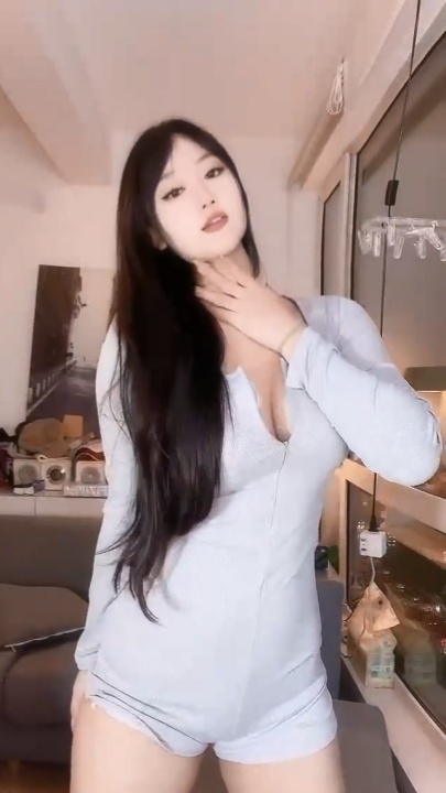 快手主播 小烧麦 大屁股肥臀骚舞福利 15v19分 w0304