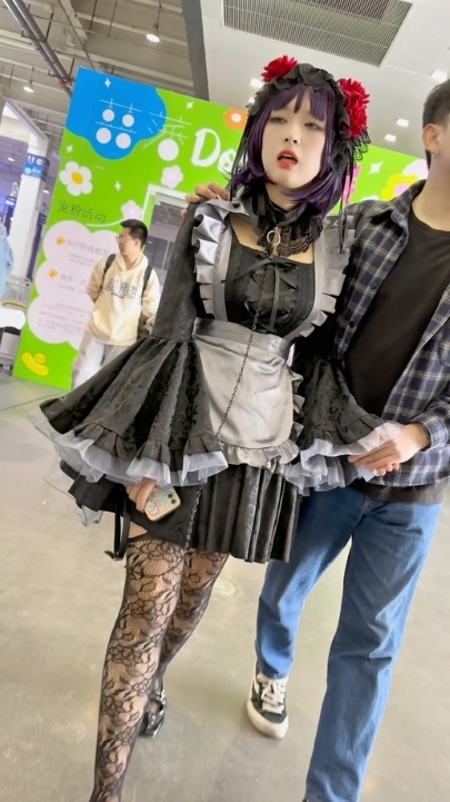 猎奇贴 街拍抄底 非喜慎入 8V 24分钟 3.24G