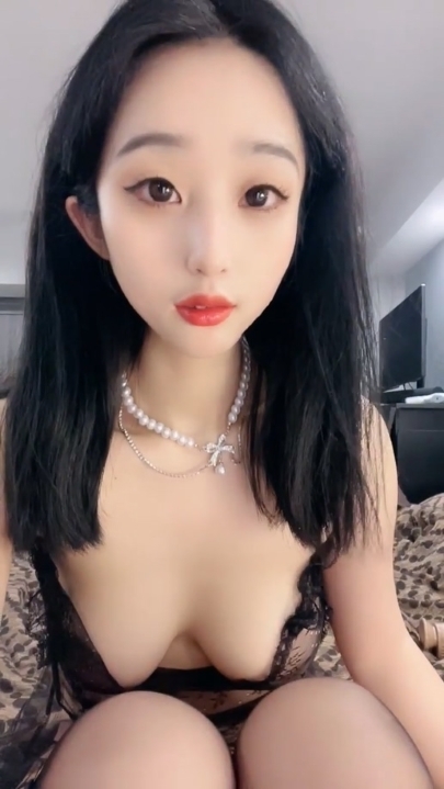 女神【学妹菲菲】直播 5V 5小时8分钟 3.28G