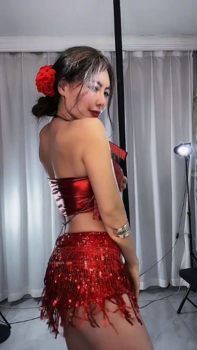 抖音熟女御姐二合一 29V 1小时45分钟 1.92G （3.10）