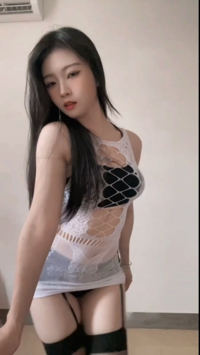 【抖音 小邹很哇塞】尺度骚舞 比基尼内衣套装定制极限诱惑【芝芝booty】发骚原声 4v11分 w0280