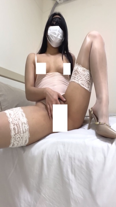 丝袜女神【优优】超清定制情趣吊带白丝诱惑绿帽老公