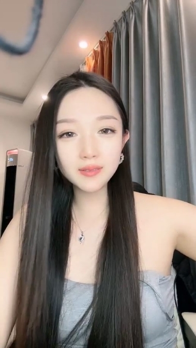 超级漂亮超级骚【萝莉叭嗦】双洞紫薇 1V 51分钟 704M