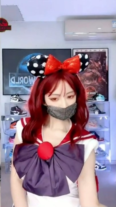 抖音【一只霸王兽】】2.4K加入的vip双视角群 10V 1小时30分钟 3.51G