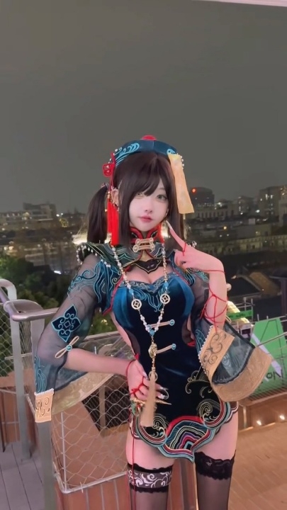 绝顶反差cos天生萝莉体【神再佑我璐酱】露脸福利 露三点自慰各种淫#态展示 178V38分 w0508