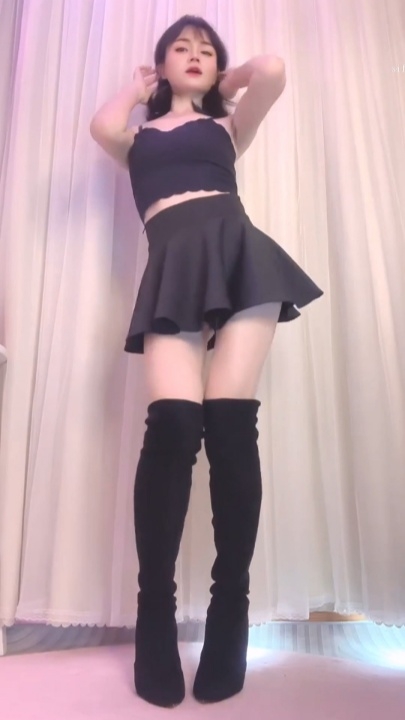 ❤️精品推荐❤️高挑丝袜御姐美女『米雅』全包黑丝裸舞骚气蝴蝶B特写自#慰#潮抽搐喷水4V17分 w0674