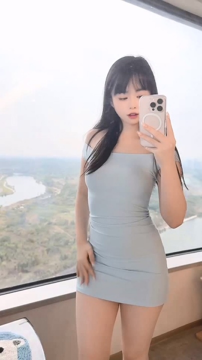 ❤️抖音【欣老板】60万粉丝极品网红 自#慰B毛掉了一根！ 1V11分 w0665