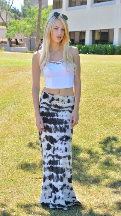 FTVgirls【Blake-18岁的快乐】原版2K写真 329P 15V 1小时30分钟 8.65G