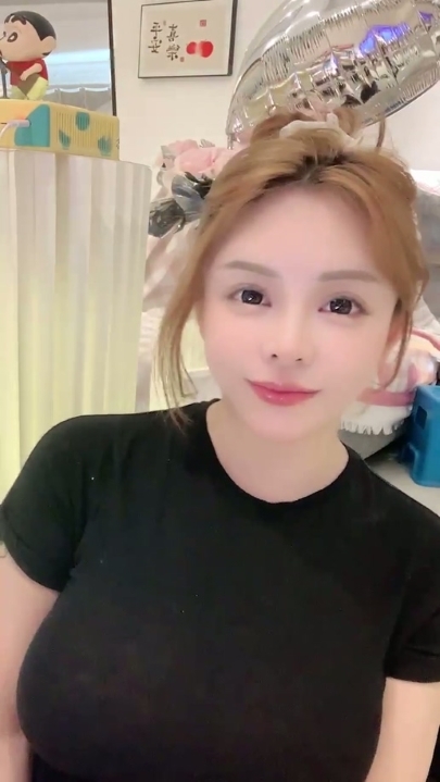 四川巨乳女神【炸土豆】尺度最大的直播 4V 5小时 4.1G