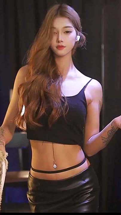 虎牙 艺涵 大尺度多人贴身狗链舞11V【1.92G】