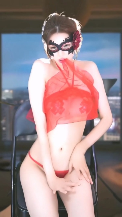 【网易CC】白妖妖 8月最新裸舞第一弹 8V32分 w0822