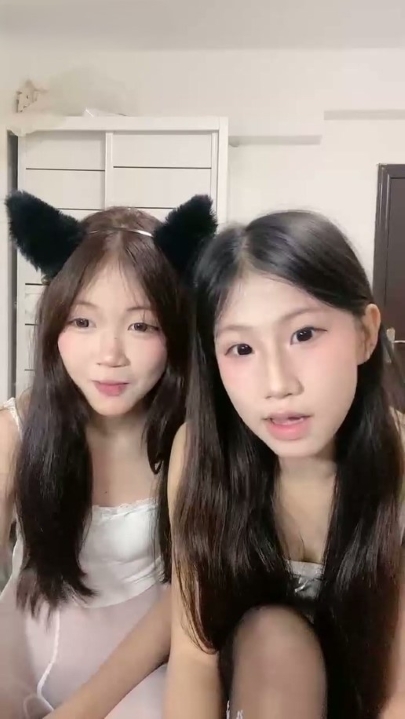 多人直播 4V 6小时 3.86G（8.16）