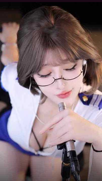 虎牙 张爱玲 高颜巨乳空姐精油乳推剧情表情舞1V【28分662M】