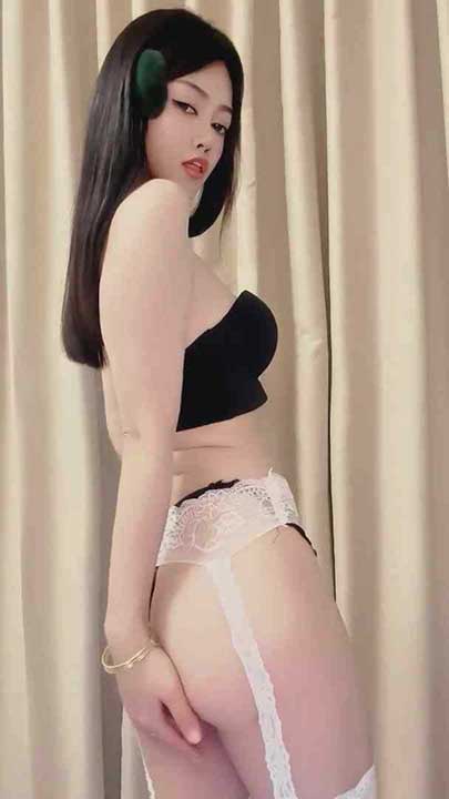 UC 依梦 付费高级群定制骚舞1V【294M】