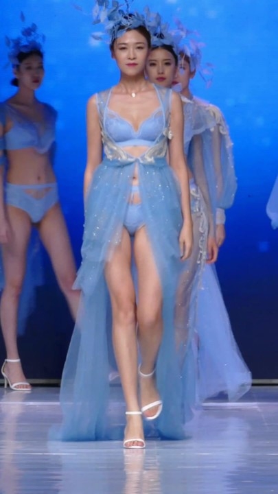 内衣秀4K 174不一样的视觉盛宴（8.3G 32分钟）