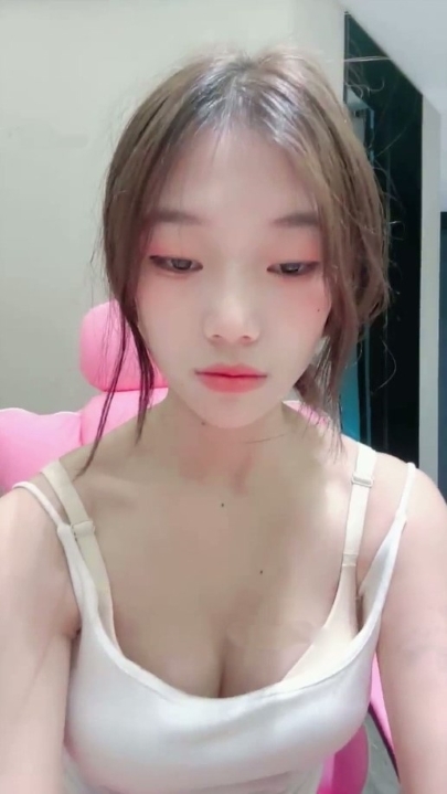 9月新人校花【吧啦】清纯反差 2V 4小时 2.93G