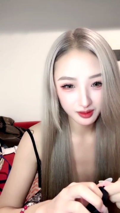 快手【你的多多宝贝】裸舞卖骚 掰逼展示 5V 5小时10分钟 3.16G