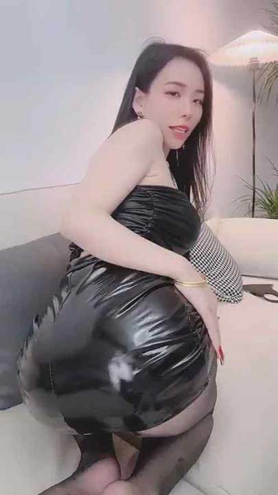 快手 十三姨 露脸油亮丝袜少妇骚话+高潮脸顶胯31V849M】