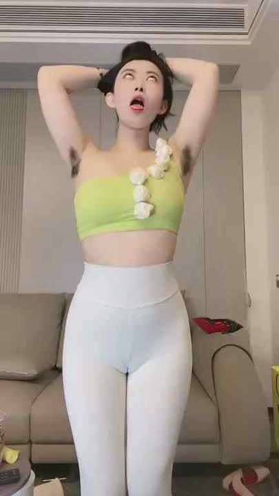 快手 一口丸耶 反差丝袜妹子，白眼+腋毛+顶胯骚舞38V【997M】