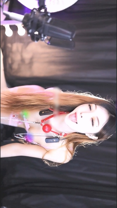 网易CC风骚万人迷 极品女神【小初】全尺度母#狗倾力调教 2V31分x557