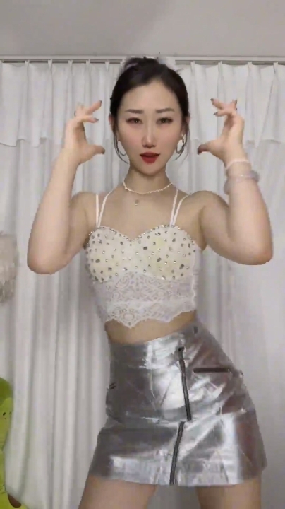 抖音骚人妻【红玫瑰】裸舞紫薇 10V 18分钟 275M