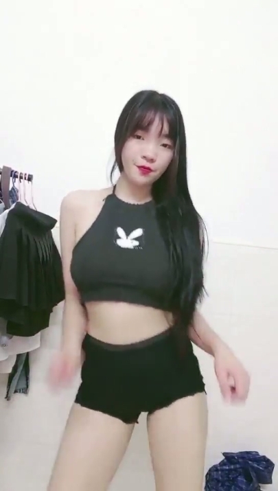 快手62W粉颜值靓女【辣妹不太辣】44V 1小时22分钟 864M