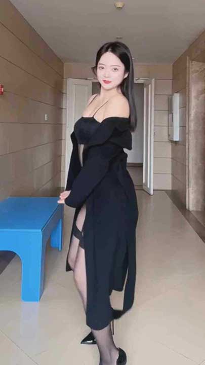 抖音 邱教授 性感御姐付费定制骚舞私拍合集2V【69分4.74G】