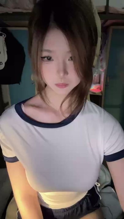 极品学妹闷骚女【超级困】宿舍热舞紫薇很精彩 52V 43分钟 990M