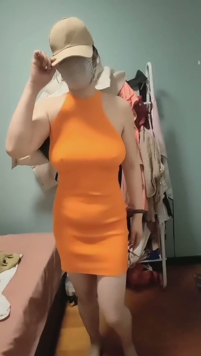 抖音极品大奶熟女【山东大妹】骚气裸舞自慰 6V 17分钟 580M