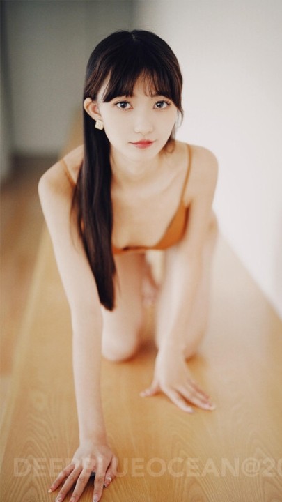 极品粉木耳福利姬【三年二班（茂木夏树 今天白色）】新旧集合 700P 1短V 2.7G