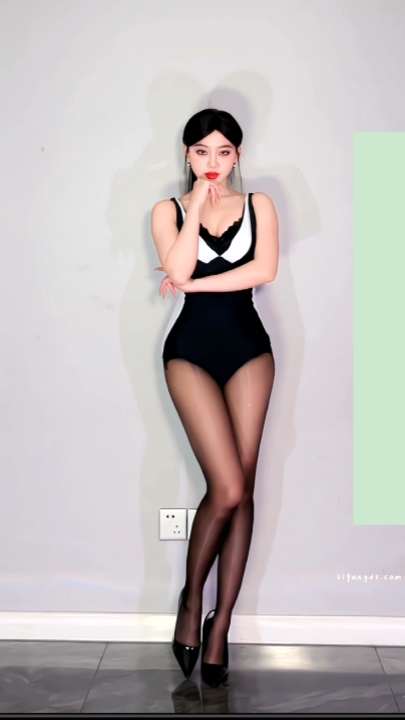 B站小艾定制版8G，非充电视频