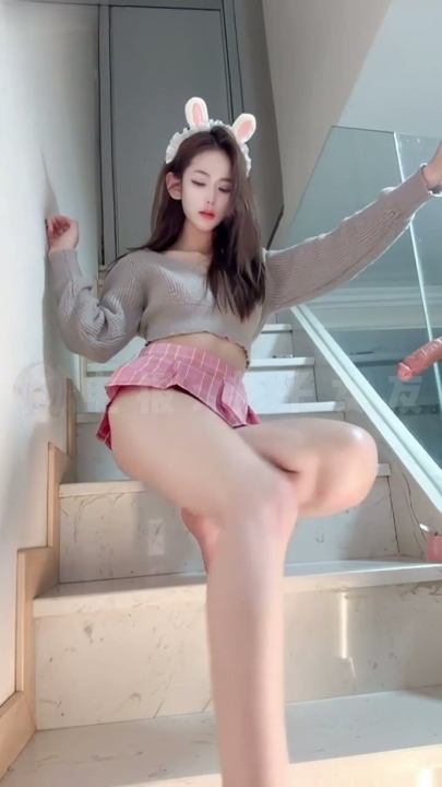 高颜值『冯宝宝』各类情趣内衣丝袜高跟，脸逼同框弹力插自慰 20V 3小时 2.57G