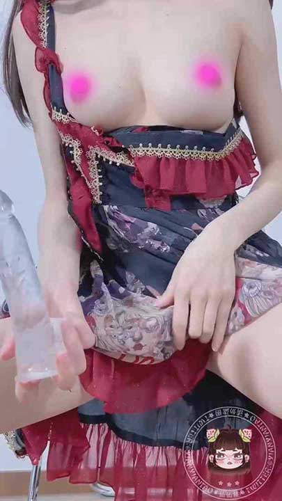 推特 仙仙桃 蜂腰巨乳顶级身材16V【4.02G】