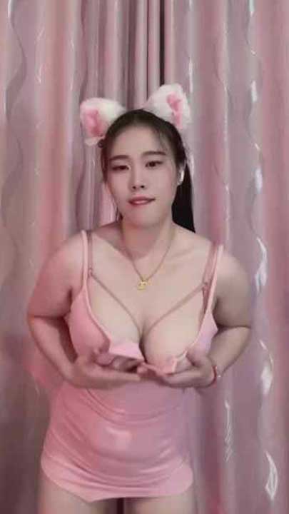 快手 小葡萄 真空巨乳抖胸骚舞8V【240M】