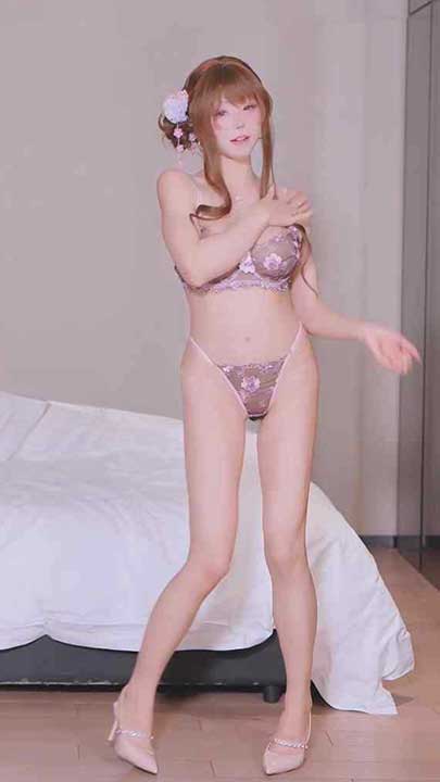 B站 咬一口兔娘 1月全新作品剧情私房视图骚舞294P+5V【2.34G】