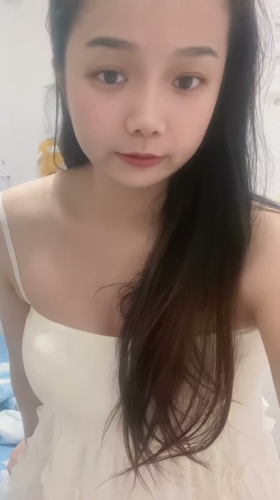 快手甜美妹子【捡破烂的冉宝】炮机自慰揉奶B特写 32V 50分钟 4.36G