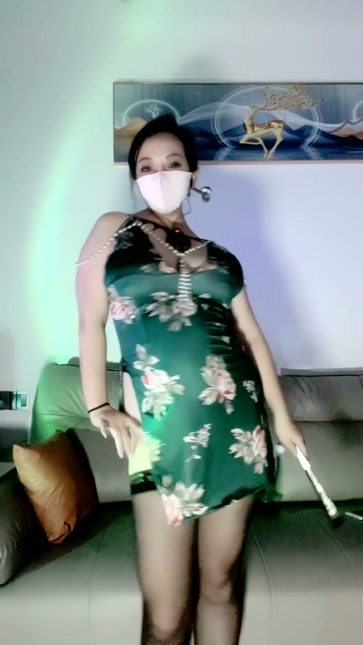 极品熟女【该补习咯】裸舞紫薇 5V 5小时 5.52G