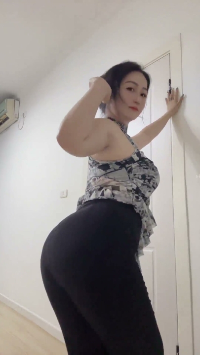 抖音BBW豪乳巨臀36岁熟女【豆芽菜】重型坦克自慰抖臀骚穴展示 43V 2小时20分 1.86G