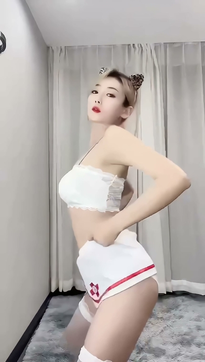 快手【初晴】定制骚舞大尺度❤️情趣露内露B 16V 46分钟 2.78G