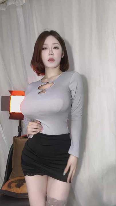 快手 臻妮 极品少妇骚舞诱惑叫声一绝13V【0.6G】