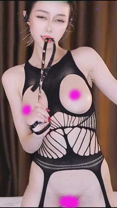 网易CC 钱兜兜 最新露脸尺度骚舞1V【1.1G】