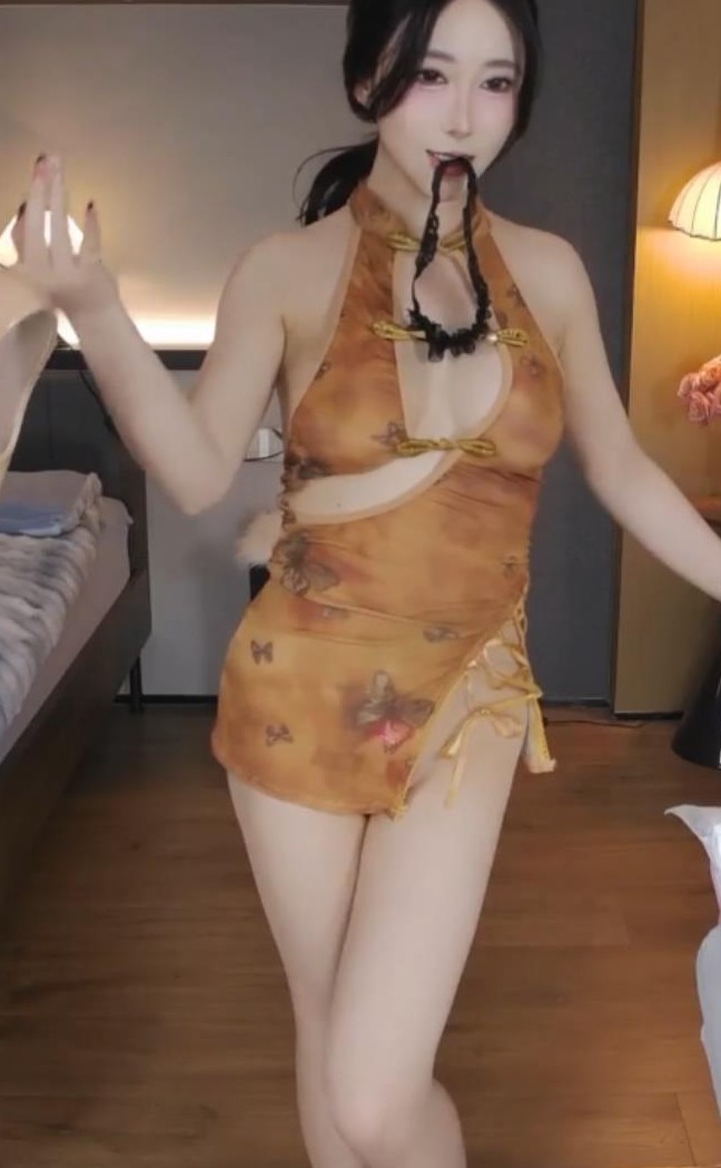 stripchat【AYW-21】爆乳女神!2道具自慰~爽到翻白眼~喷水!16V11.8G