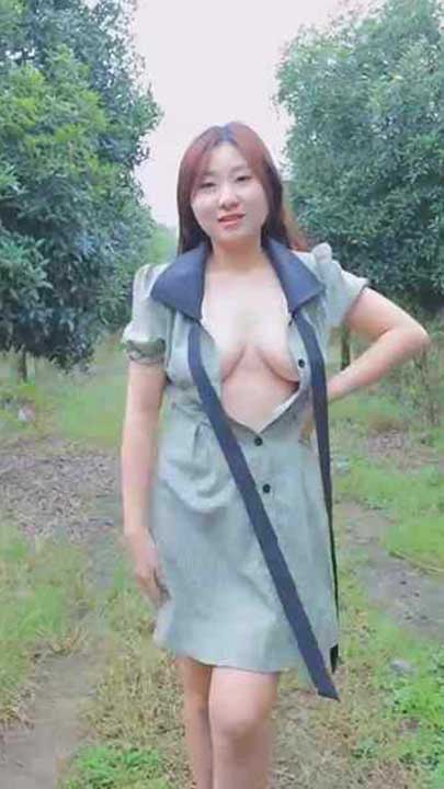 黄X 芊芸 顶级御姐大尺度户外312P+2V【6.68G】